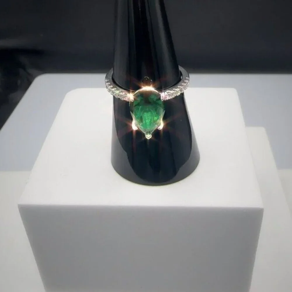 Sterling Silver Green Gemstone Pear Cut Ring Size 8 - Picture 6 of 9